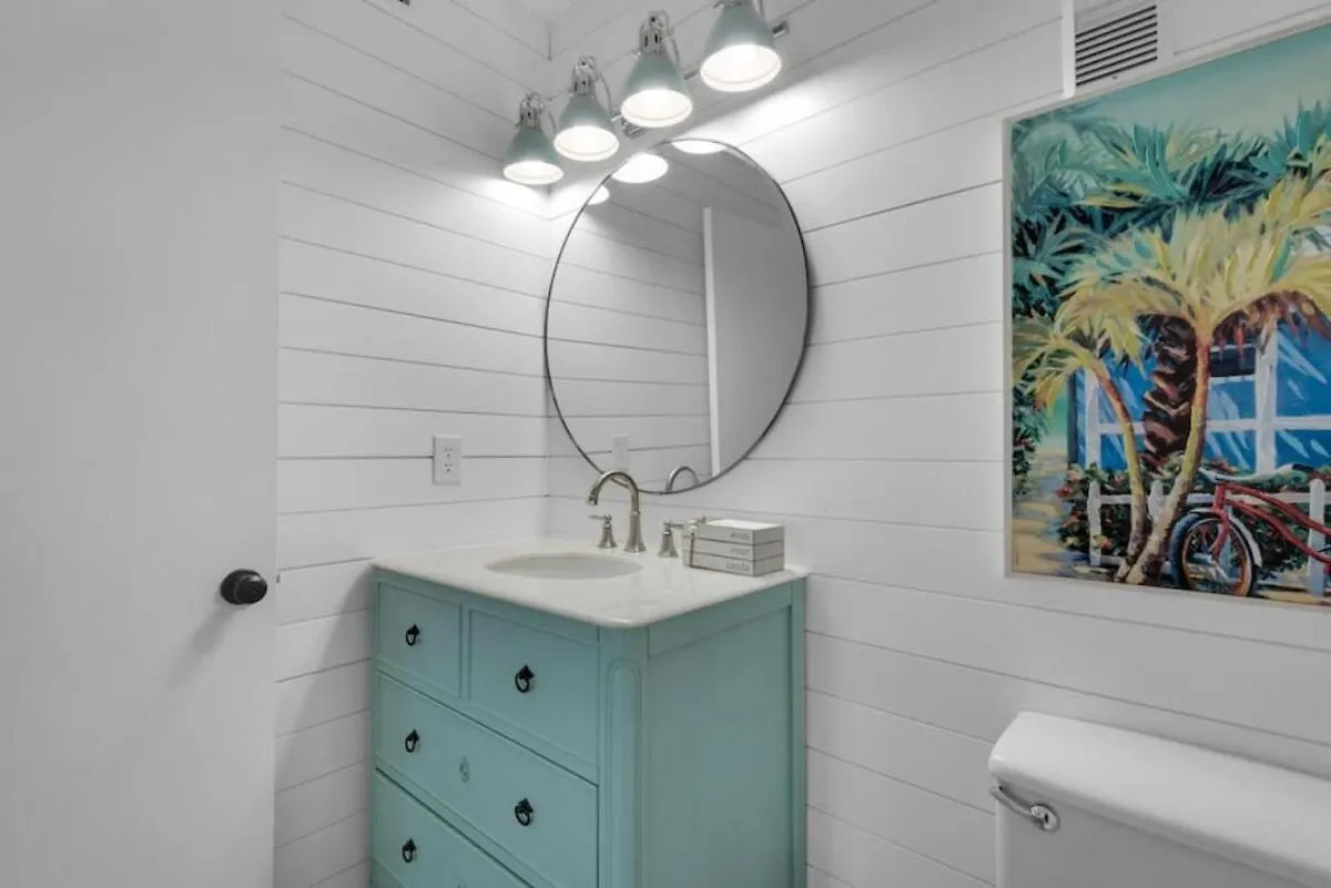 Seaquest 3 Stories Beach Front Villa Destin Holiday home