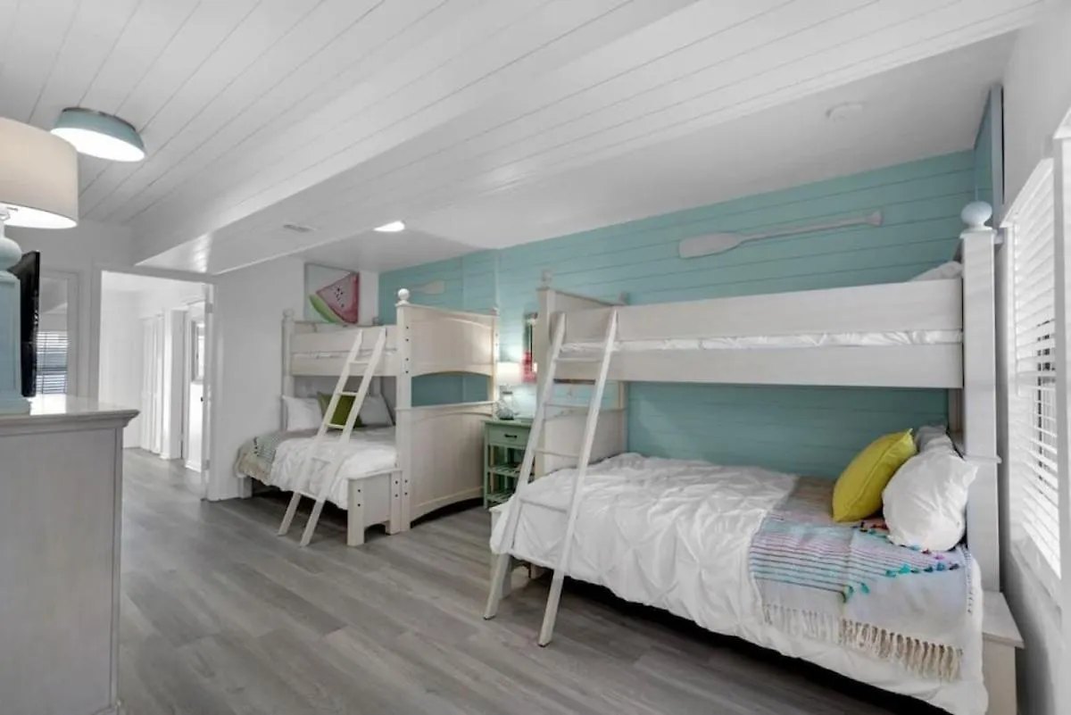 Seaquest 3 Stories Beach Front Villa Destin Holiday home